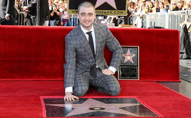 Daniel Radcliffe menerima bintang di Hollywood Walk of Fame